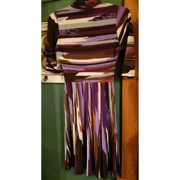 Rabbit Designs V Neck 3/4 Sleeve Dress Purple Tan Gray Size 4 Flare Womens - Picture 5 of 5